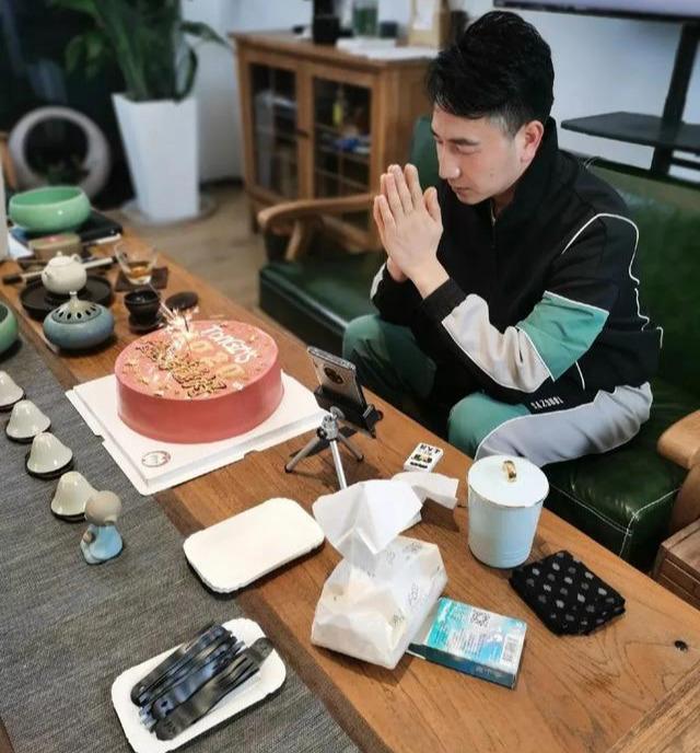 越过沙丘|如果用“阴谋论”评价林生斌有点过，他的3点道德瑕疵是躲不过的