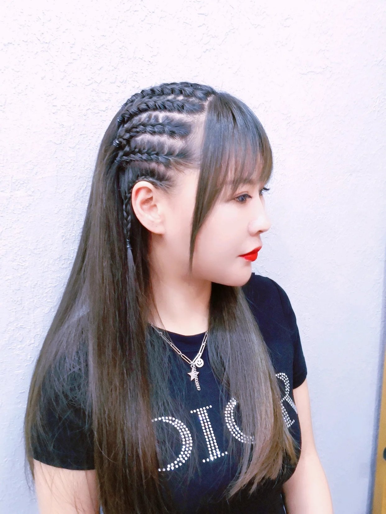 发型|女人不到40岁,前3种发型别尝试,后三种发型值得拥有