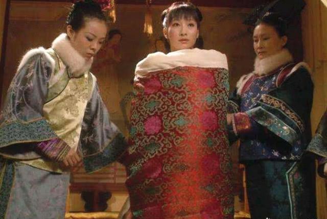 纷纷谈综合|有人说清代妃子都是被包在被子里抬进皇帝寝宫的，究竟为何？
