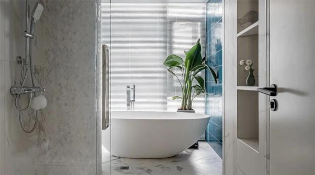 210㎡简约大平层，淡雅温馨、绿植装饰，生活文艺舒适