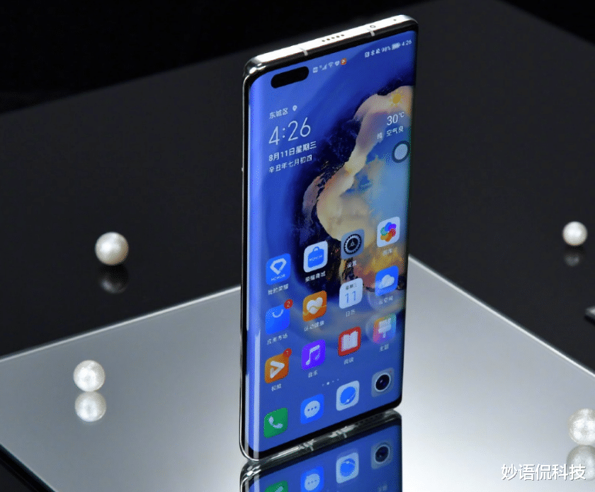 512GB+IP68防水,因酷似华为Mate 40 Pro而热销,如今也降价了