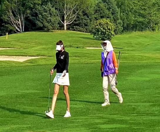 张继科|疑张继科神秘女友曝光，高颜值长腿吸睛，粉丝在评论区喊“嫂子”