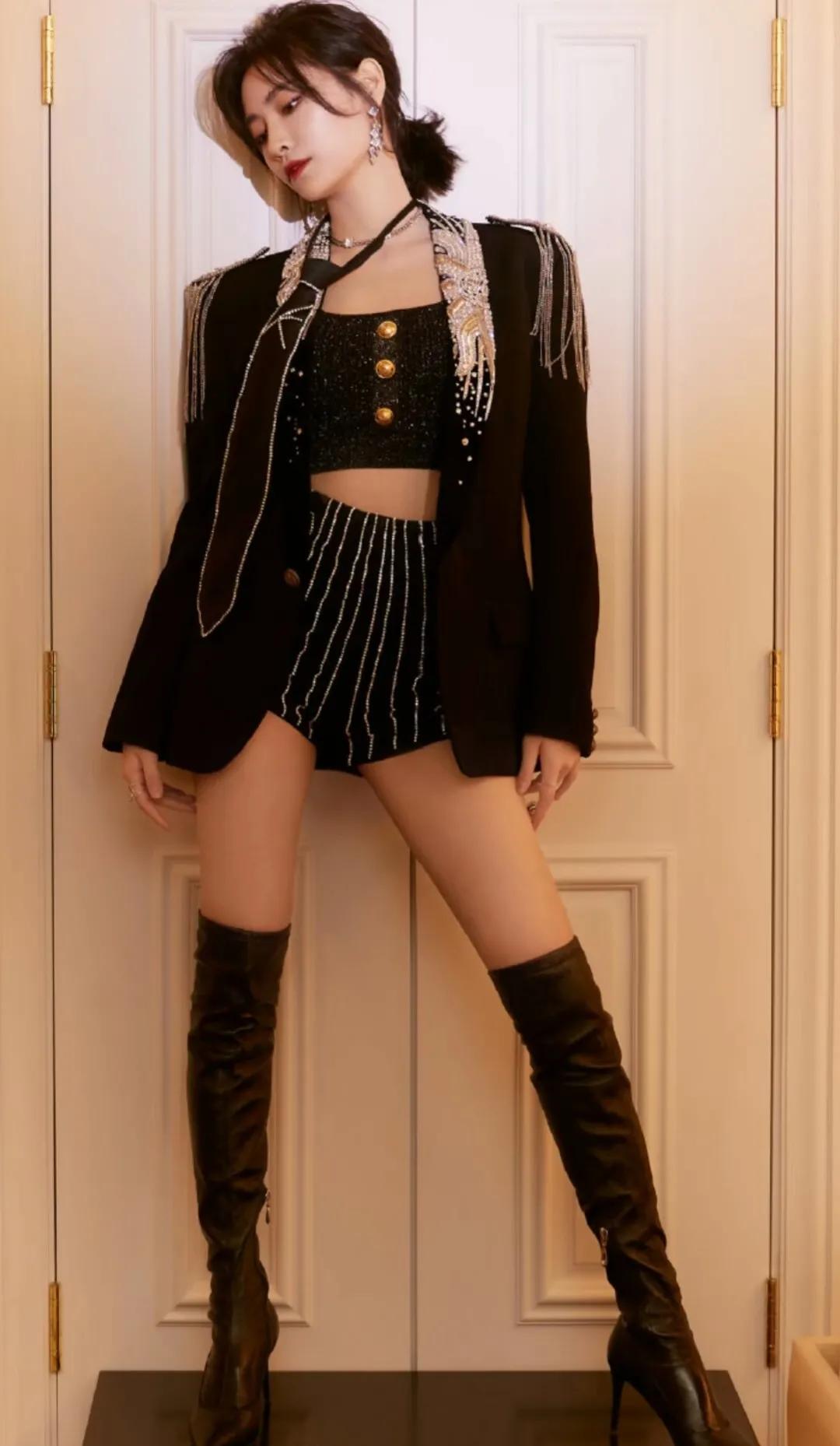 许佳琪|人偶娃娃 许佳琪，肤白貌美大长腿，美女如此多娇