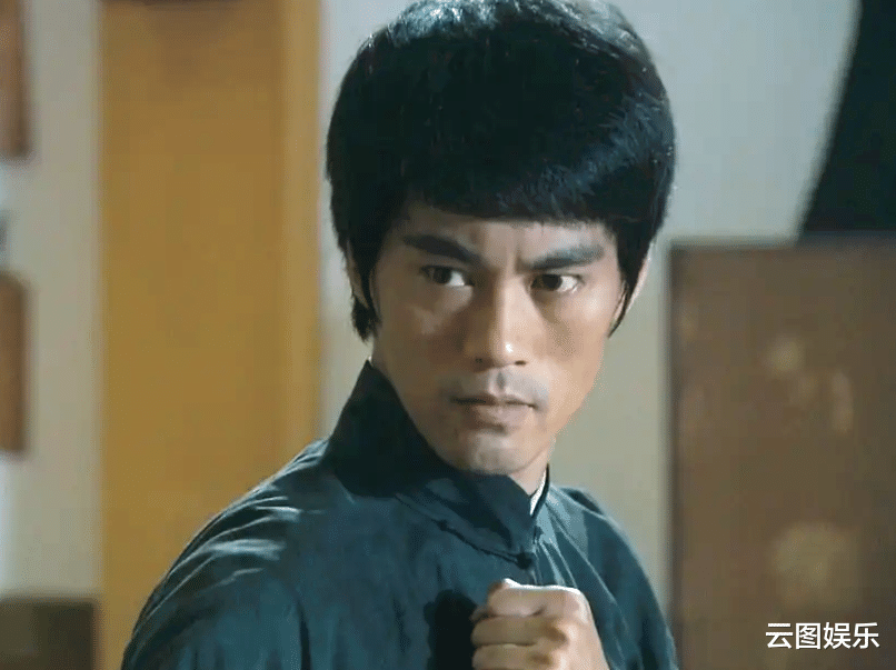 综艺节目|“李小龙专业户”陈国坤一家近照，妻子美貌出众，儿子陈真太帅气