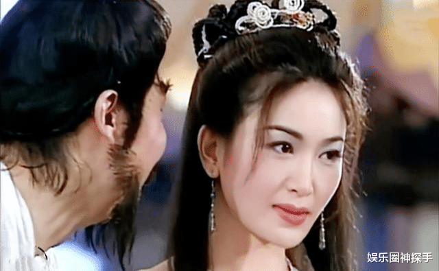 温碧霞|大美人温碧霞55岁,频在社交平台晒自拍,儿子颜值却引争议