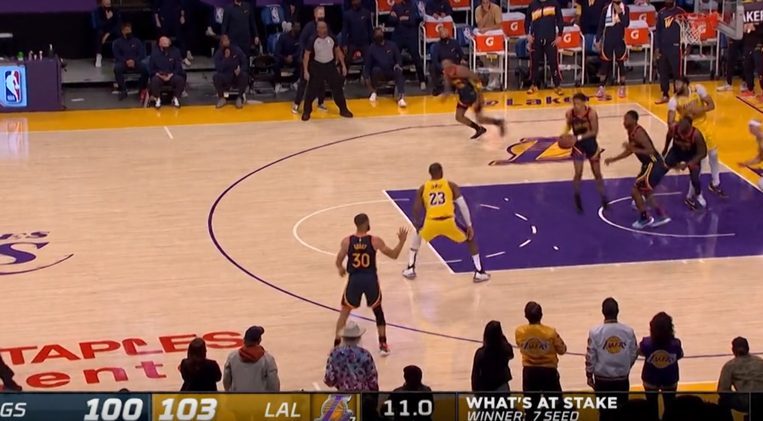 斯蒂芬·库里|37+7+3,库里无奈连续摇头!科尔,不用甩锅了,你才是罪魁祸首