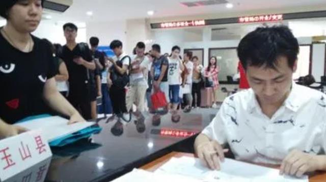 事业单位|“喜讯”席卷事业单位，八类在编职工有望升级公务员，教师有份么