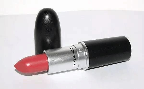 口红|黄皮涂什么颜色才显白?这些口红的颜色提亮效果一流,颜色超自然