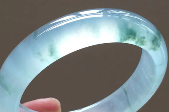 翡翠手镯|高冰翡翠手镯怎么鉴别