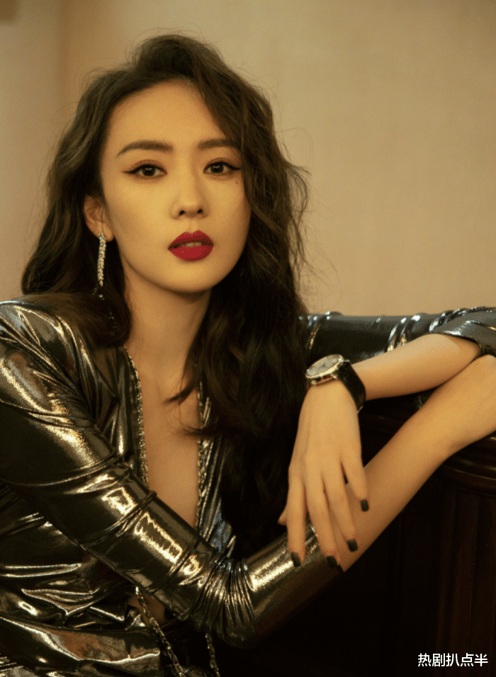 李小萌|从土妞变女神！5位走红后颜值逆袭的女星，红气真的养人！