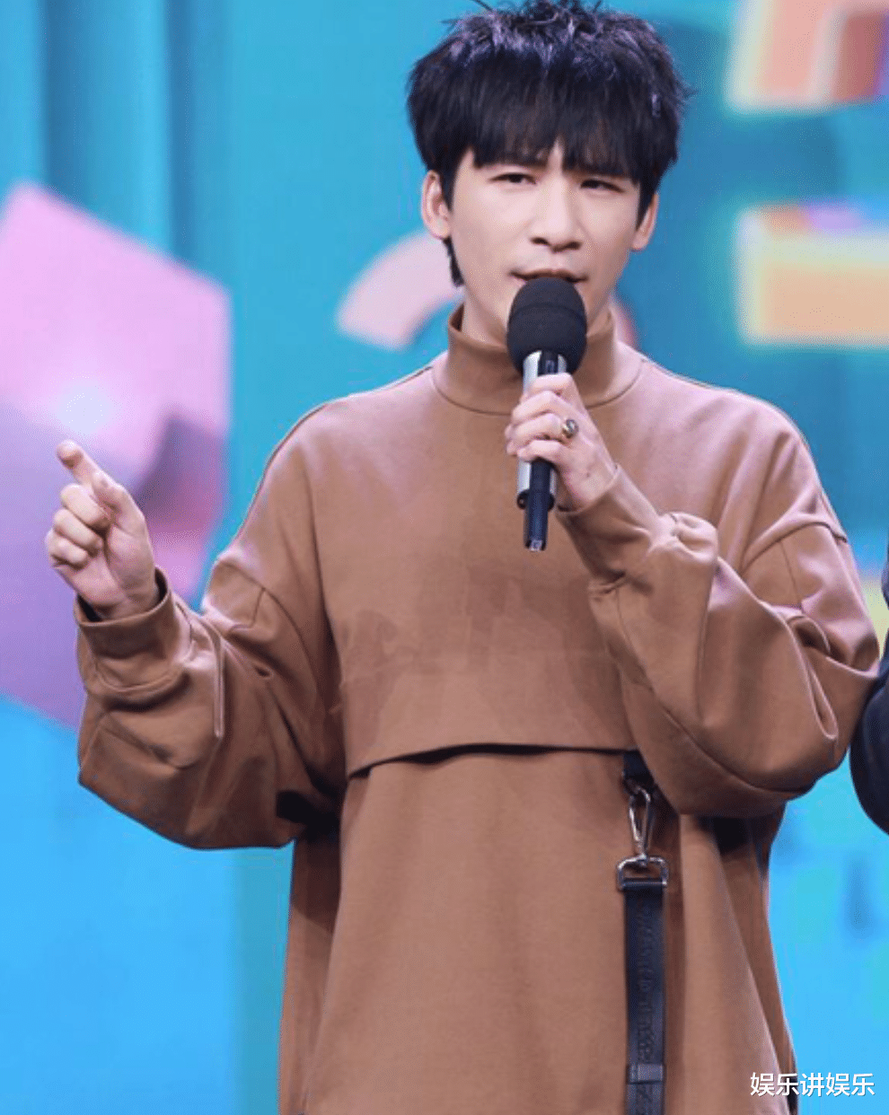 关晓彤|曝《天天向上》将失去王一博和大张伟，汪涵该如何撑住？靠新人？