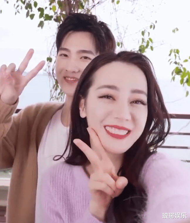 迪丽热巴|杨洋热巴为新剧预热自拍：这一对的糖比官方的还甜