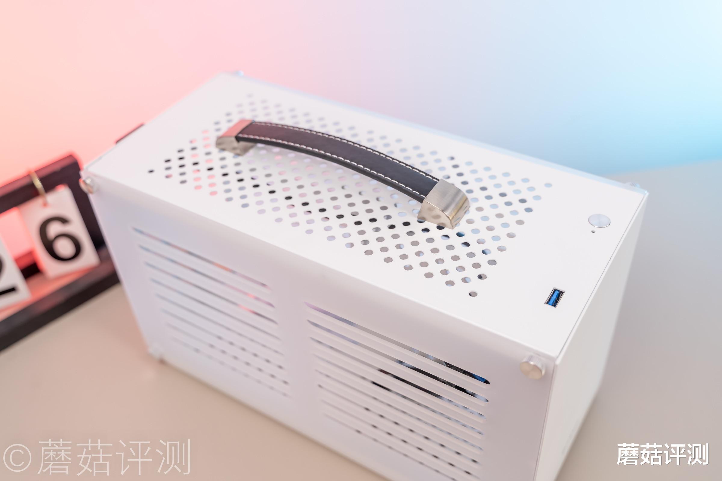 机箱|小巧精致，单手拎走、超频三蜂鸟2手提便携ITX机箱 评测