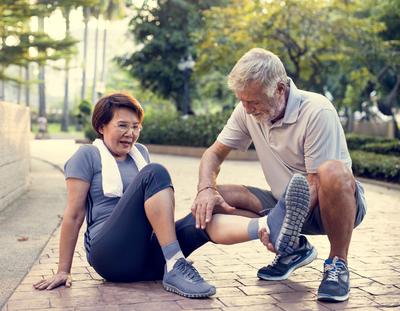 糖尿病足|糖尿病人脚上出现异常，如果是这4个，小心糖尿病足