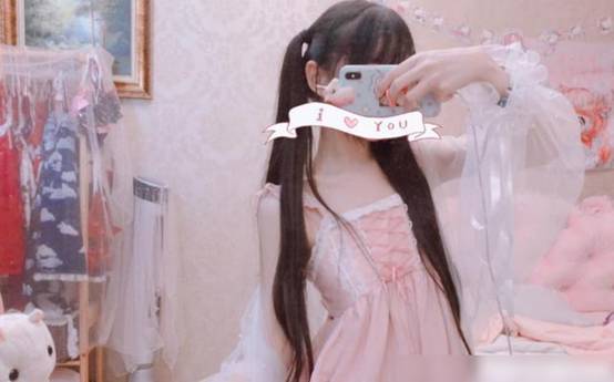 蔡萝莉|蔡萝莉自曝身高？与助理合拍差距过高，粉丝调侃这只有1米3