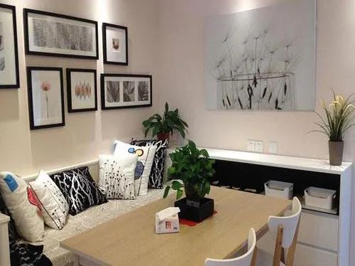 为节省空间，装修只能舍弃客厅保餐厅，装出来的效果看着还不错！