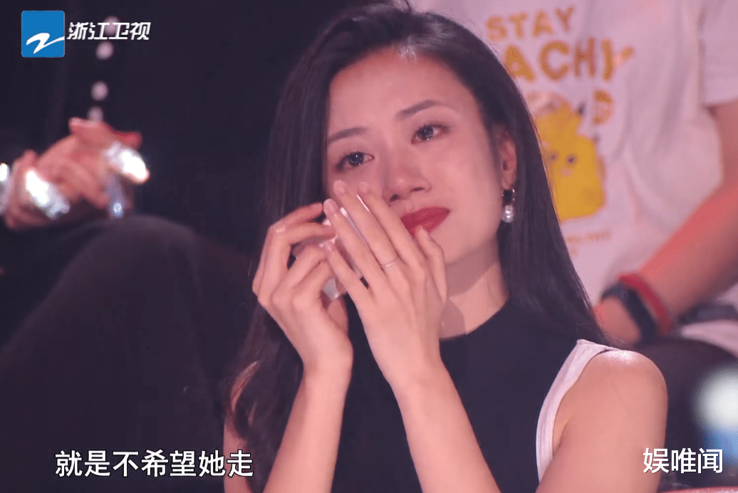 王菲|《好声音2021》贺三PK王靖雯，李克勤的选择，凸显了他的气魄