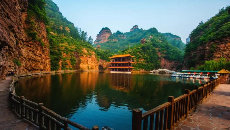 张党生|河北又一景区走红，景色可媲美白洋淀，门票80元游客络绎不绝
