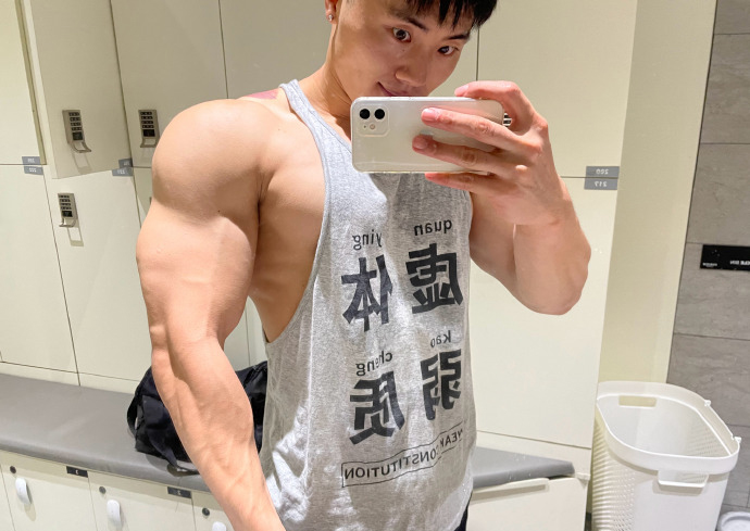 健身圈一哥|肌肉型男最爱深蹲，蹲开心了不想停，蹲不开心一组都不想做！