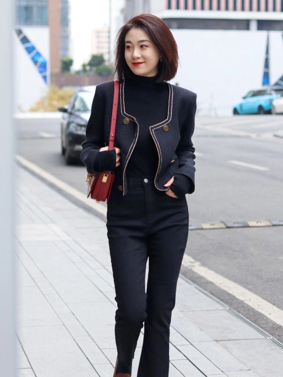 星座男|适合职场OL的“小香风外套”,精致华美,真是贵妇的典范