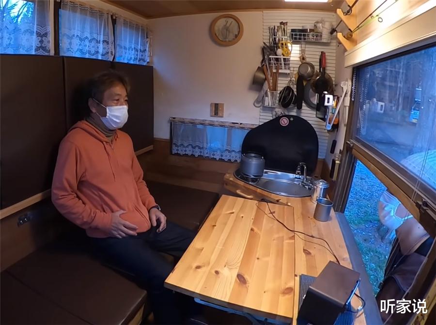 听家说|日本退休大叔住微型货车，将5㎡车厢变蜗居，在移动屋中流浪400天