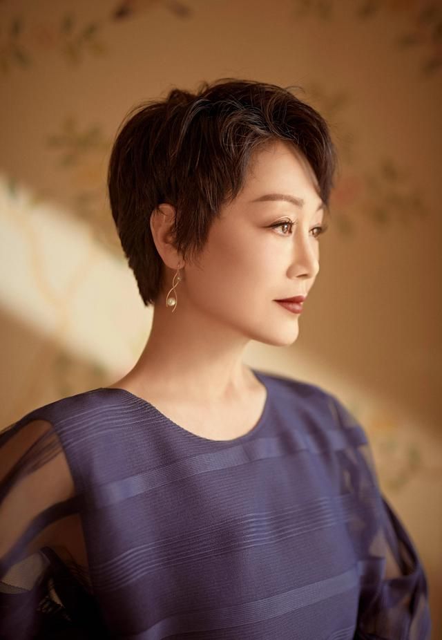 王姬|王姬：28岁嫁初恋，恩爱三十年生两子，幸福背后有心酸和悔恨