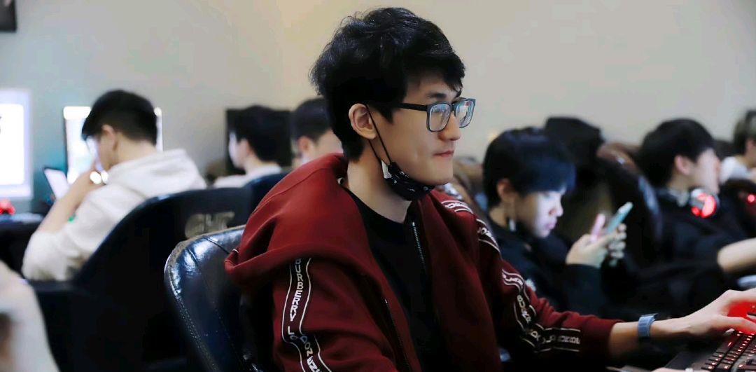 手柄|957:369练不出纳尔其实也正常,有些英雄跟人属性不合