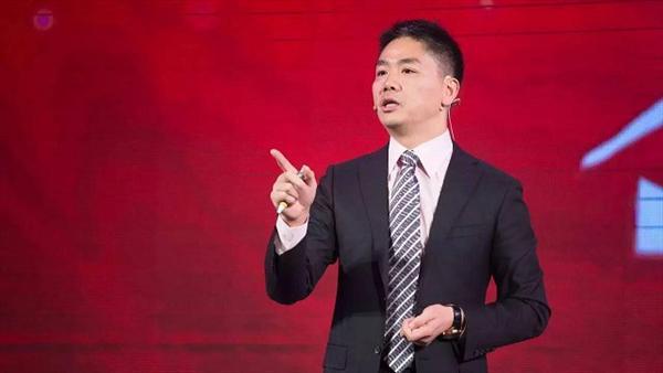 微信|刘强东：首次创业被坑欠巨债，人大毕业的他如何摆地摊逆袭？