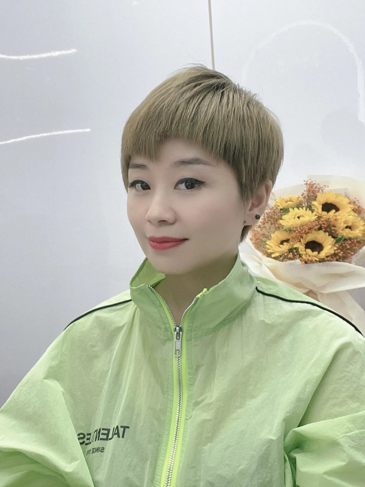 镜子发型 短发真不愧是减龄利器,38也能变18,这15款很值得尝试