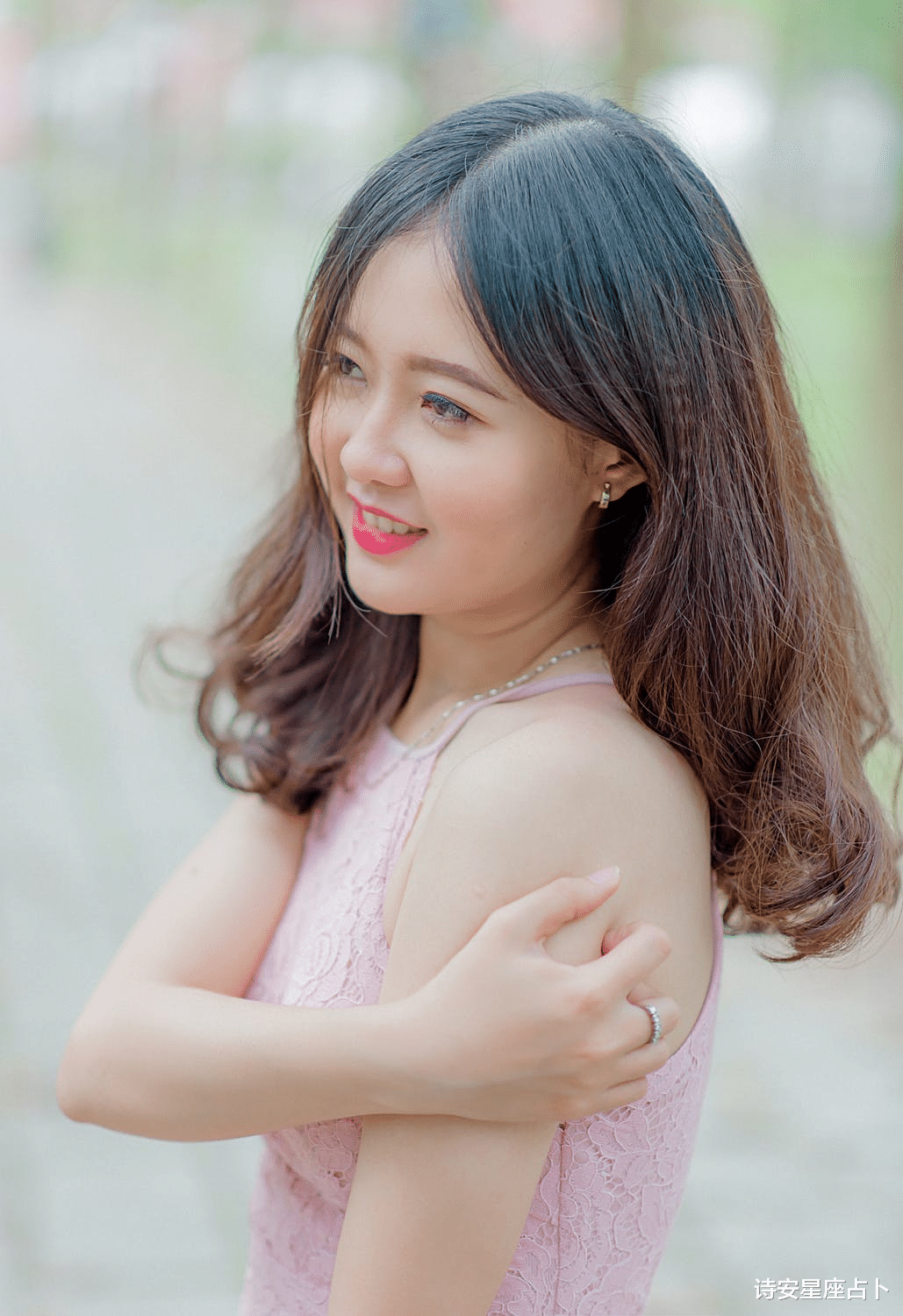 诗安星座占卜|命里藏金的三大生肖女，性格好，心态好，日子会越过越有