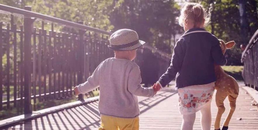 吴洪娜聊说育儿|不完整家庭中的孩子教育，会对孩子的成长与未来，造成哪些影响