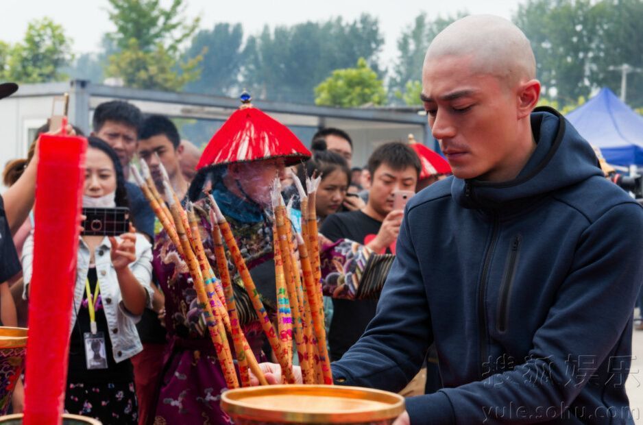 娱乐圈|人前光鲜，人后灰暗，扒一扒娱乐圈的明星们到底有多封建迷信 ？