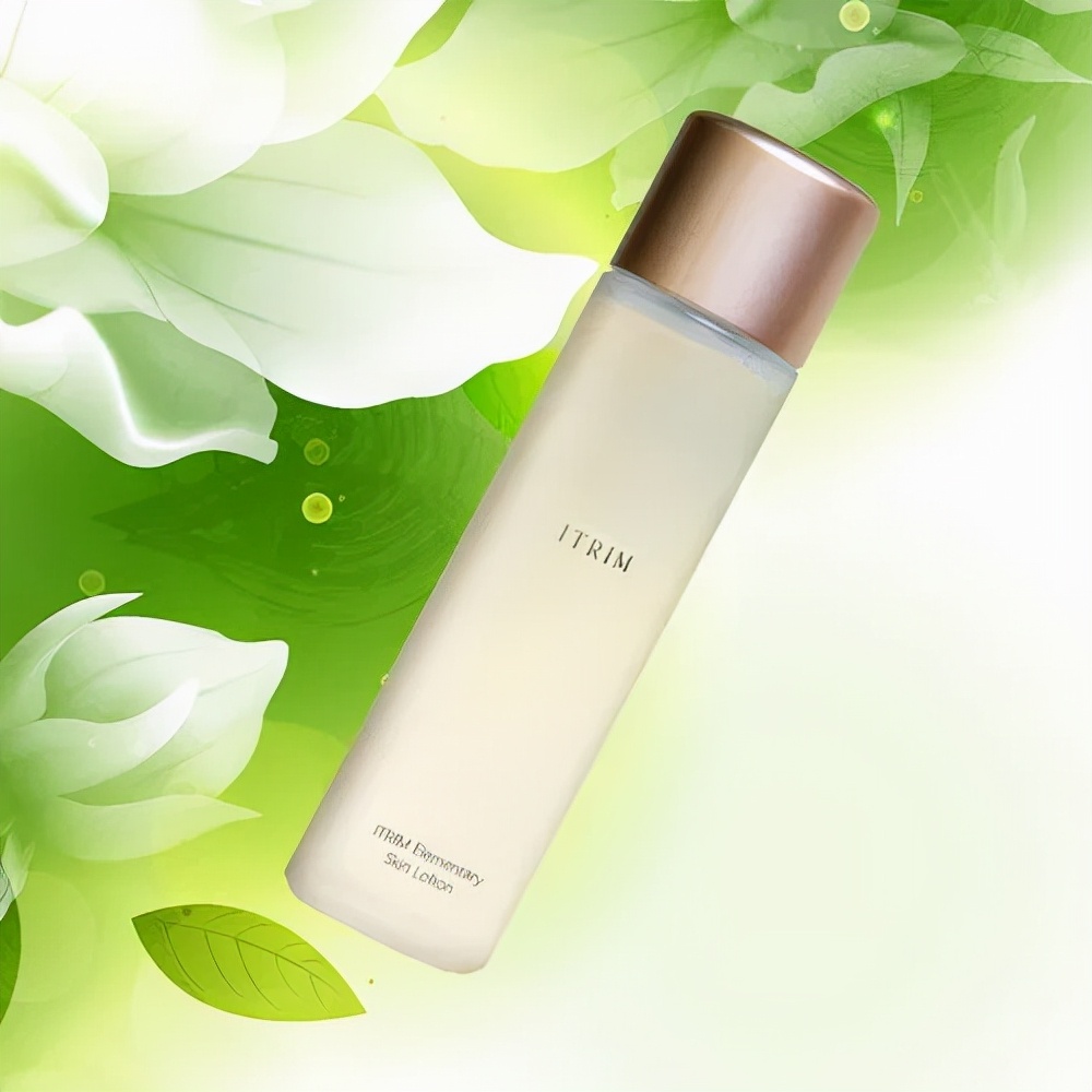 爽肤水 毛孔粗大出油？那是皮肤“缺水”，看看这几款爽肤水吧