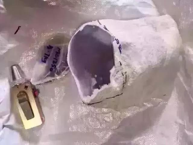 翡翠|木那至尊，一刀切出罕见春色，成就绝美翡翠！