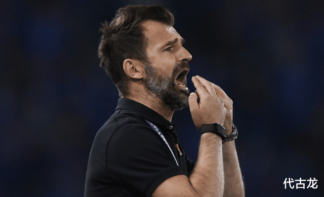 上海上港|买提江染红吕文君送点,上港5分钟时间崩盘,到手的3分飞走了