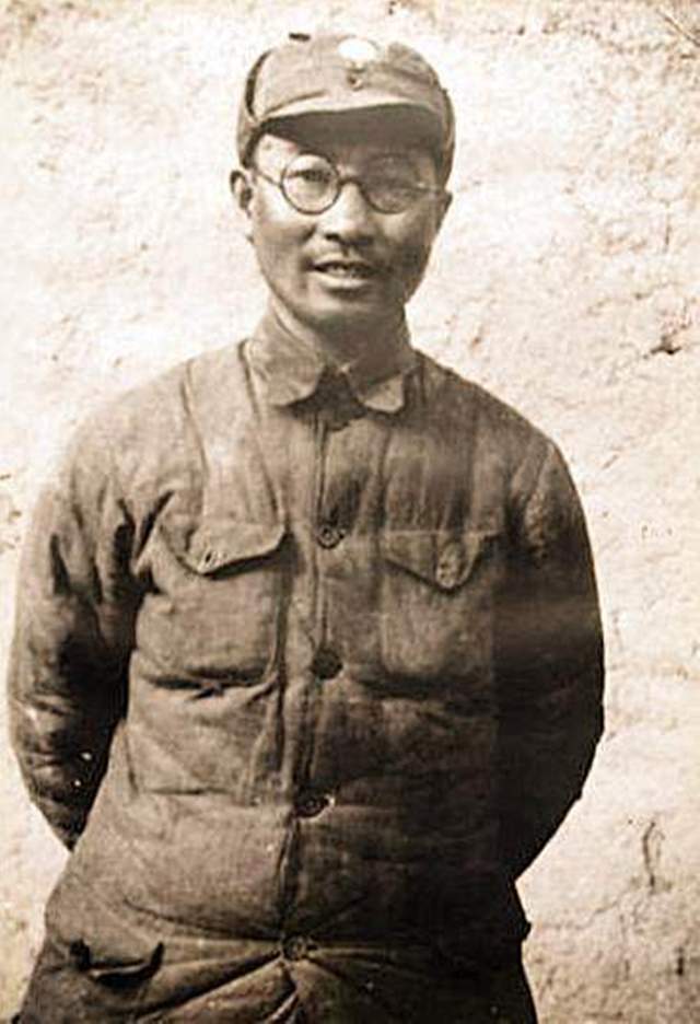 陈赓|1961年陈赓去世，远在台湾的蒋介石亲设灵堂痛哭：没有他就没有我