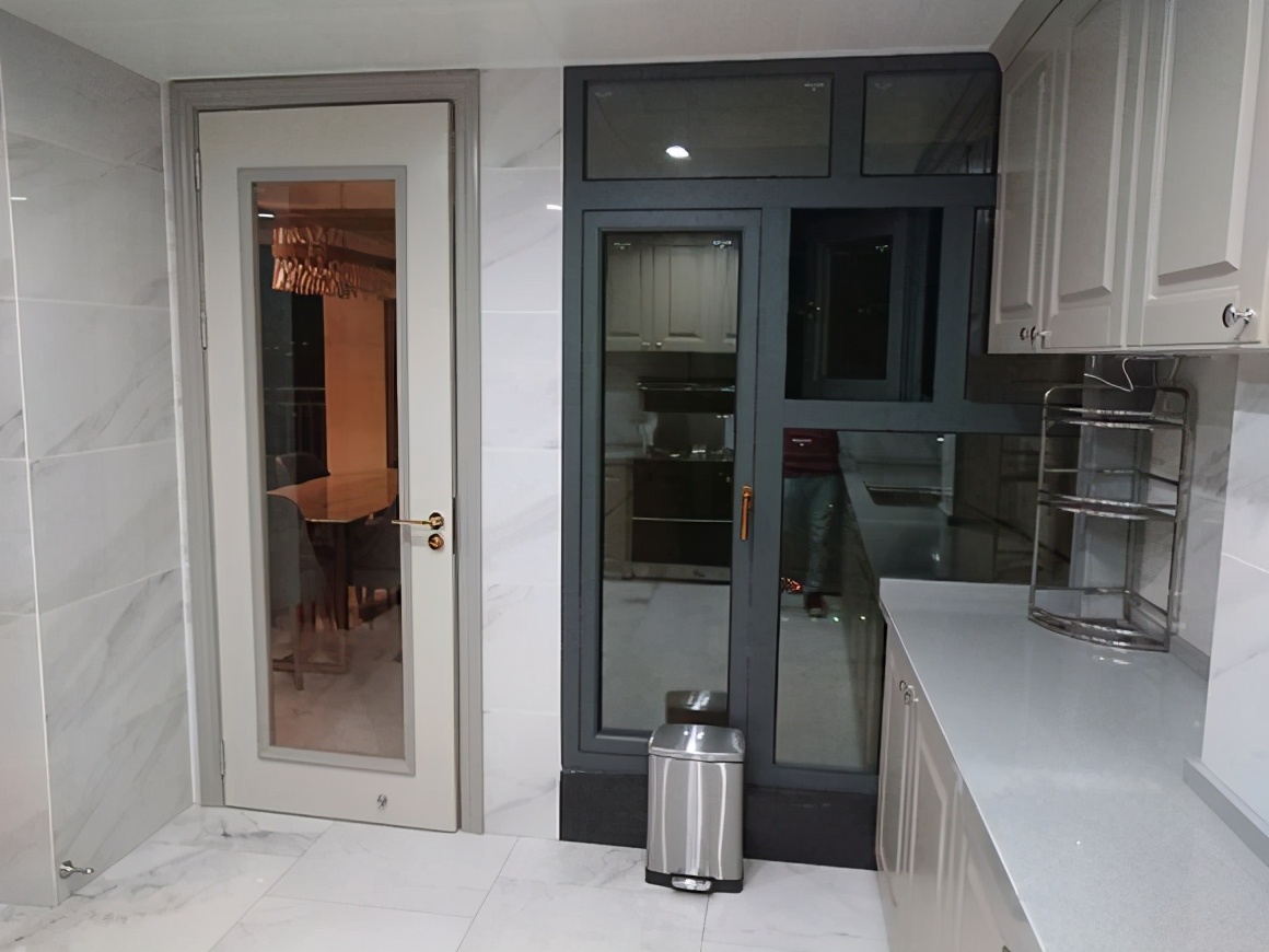 220平的复式大宅装修完工,就差家具入场,大气奢华真让人羡慕