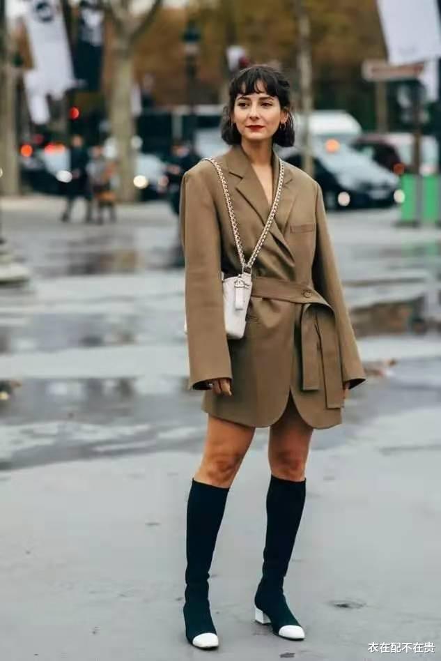 衣在配不在贵|徐冬冬身材好真占便宜，穿西装露出内搭一点不尴尬，反倒时髦显高