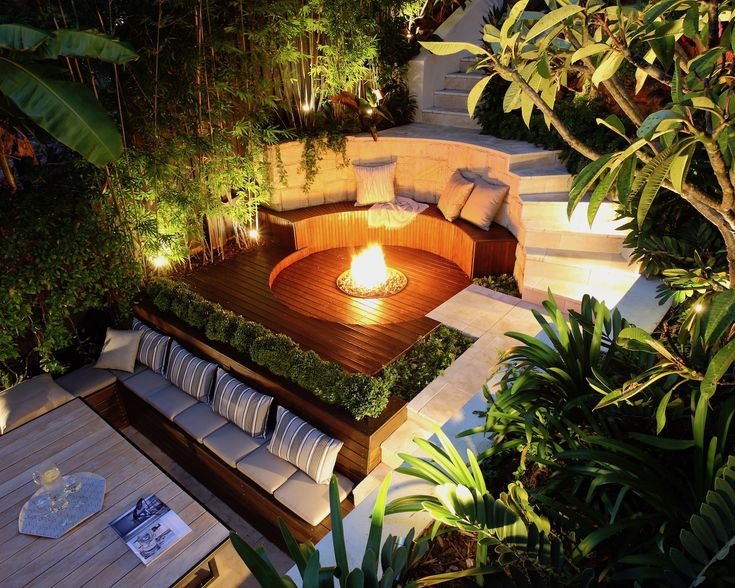 |下沉式庭院，半包围式静谧的私有空间