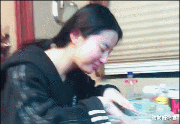 何超仪|赌王44岁女儿何超仪像外国人？皮肤白皙似18，有钱保养肌肤逆生长