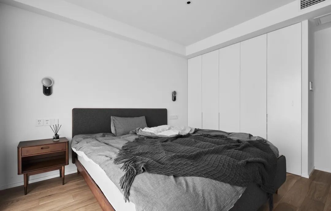 通透显清新！80年代学区房改造，原木色系让人仿佛置身森林中