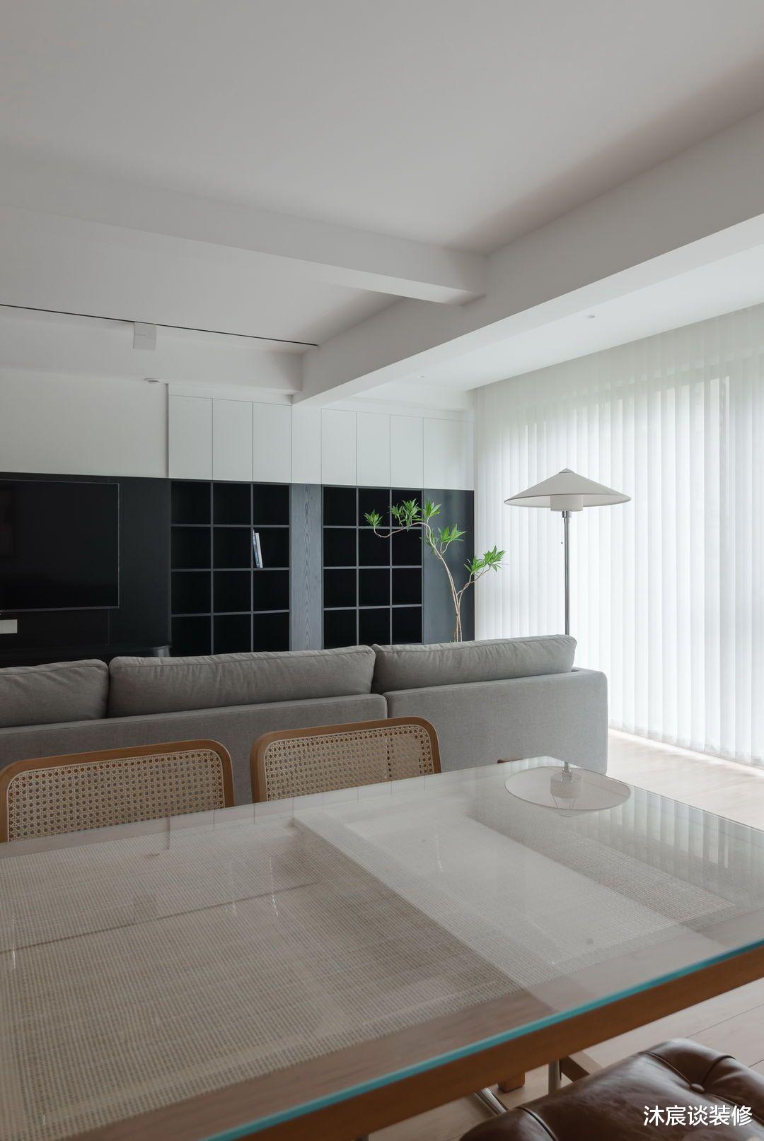 看完她家,深刻明白越是简单的装修越能打动人,不仅好看还好收拾