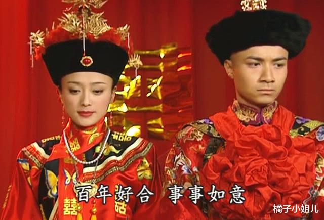 小燕子|还珠：小燕子和知画谁是妻谁是妾？你看她们的发饰，就知道了！