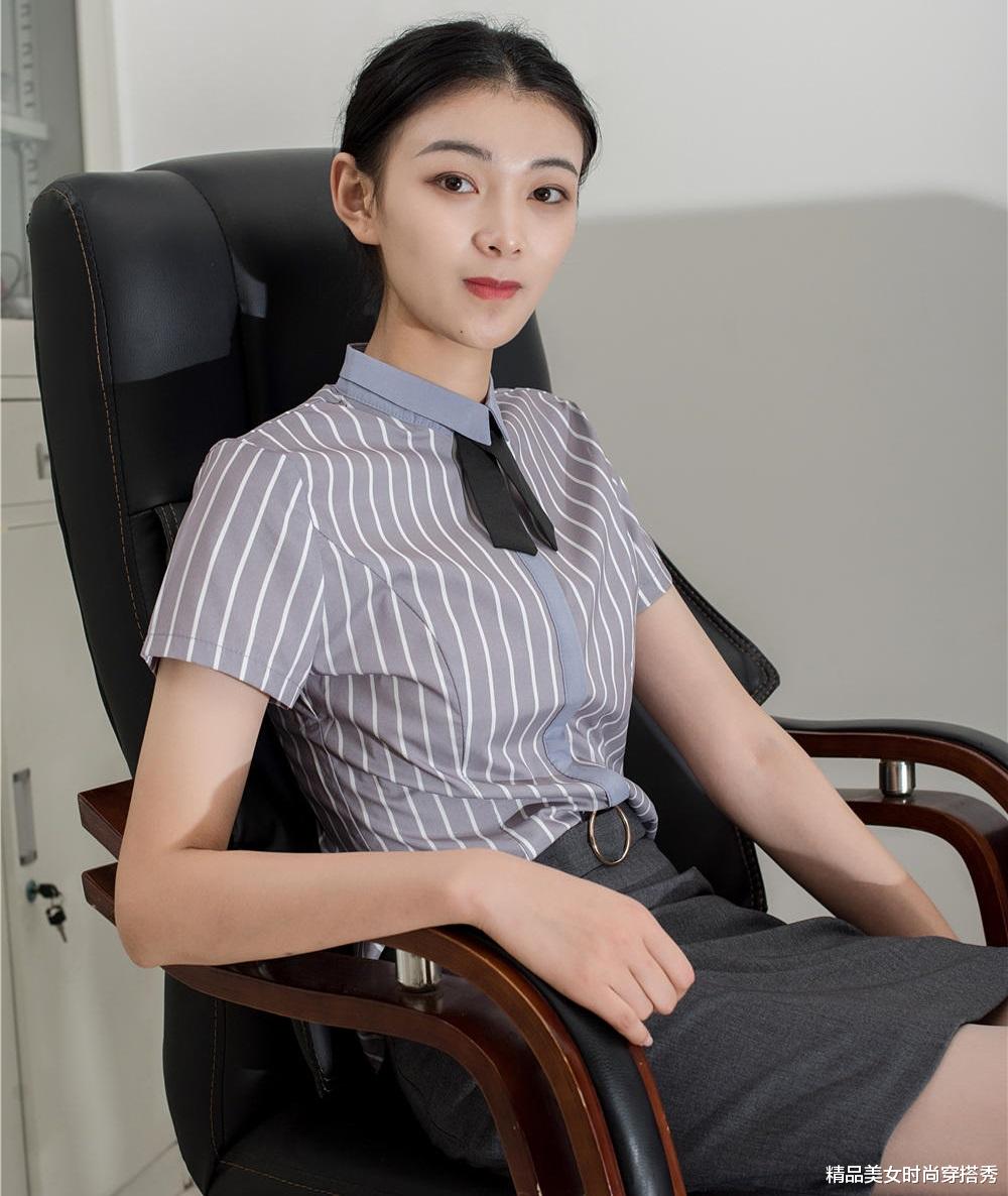 精品美女时尚穿搭秀|简单又带点职场风的搭配，让你的职场生活充满时尚感
