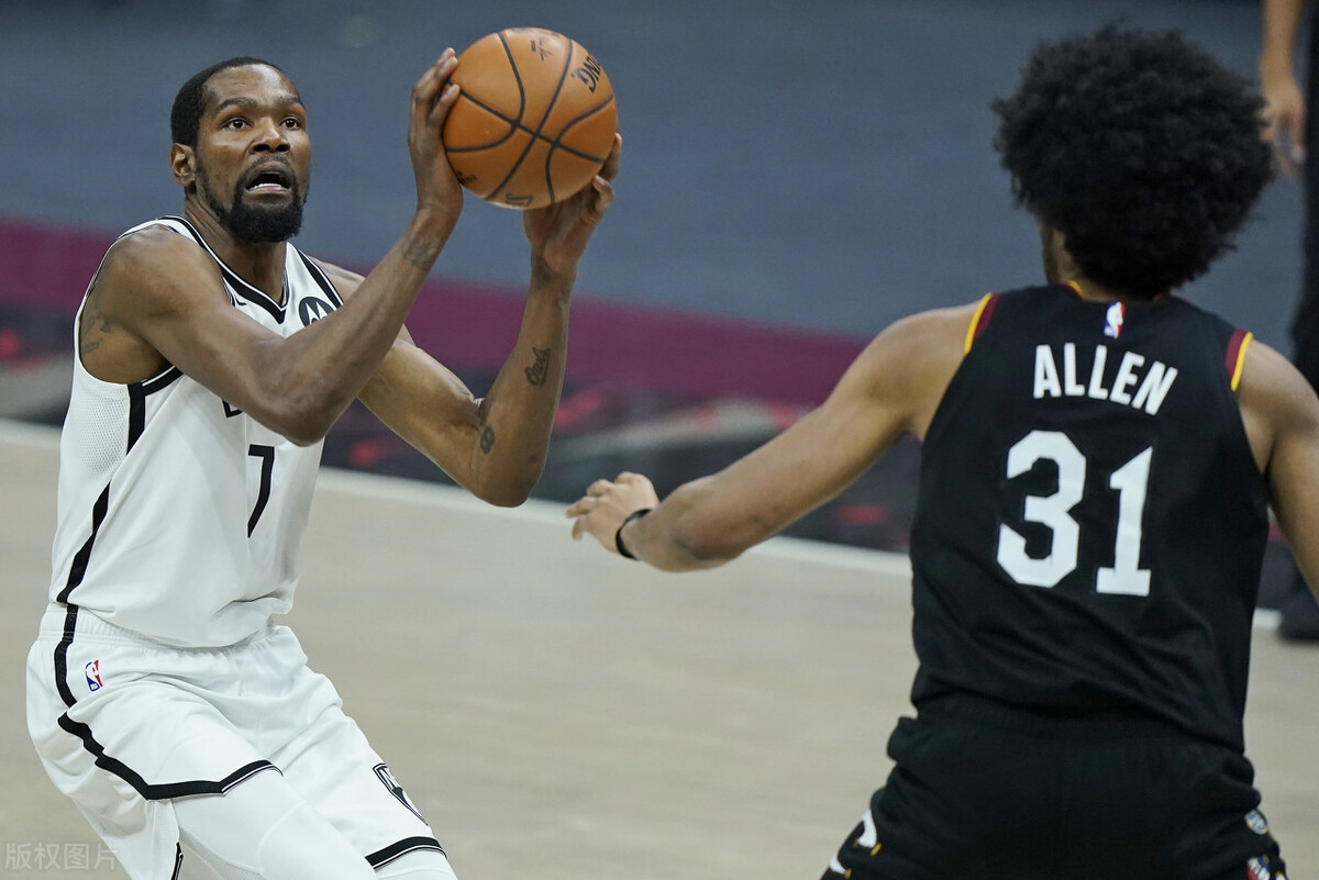 辽宁男篮|能让杜兰特放弃寡姐洗澡水，悄悄关注并点赞的美人是何方神圣？