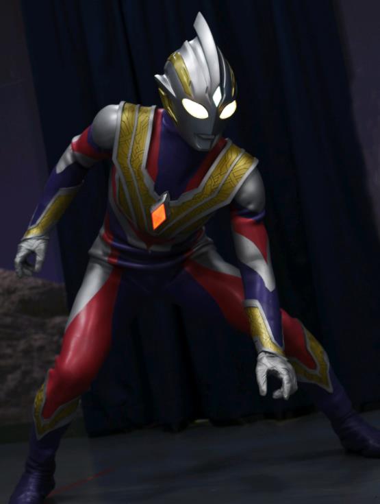 acgn漫评|特利迦奥特曼:顶级颜值和身材的线下官方皮套 这比正剧带感多了