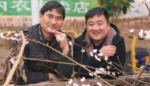 朱之文|“大衣哥”媒人公开回应30万彩礼始末，直言会奉劝陈亚男退还