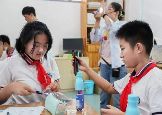 私立学校|“双减”实行一个学期，公立与私立学校差距变大，已有家长后悔了