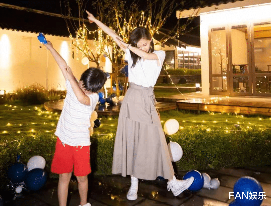 王子文|孩子父亲是谁？王子文圈内好友评论暴露了很多信息，受伤太深！