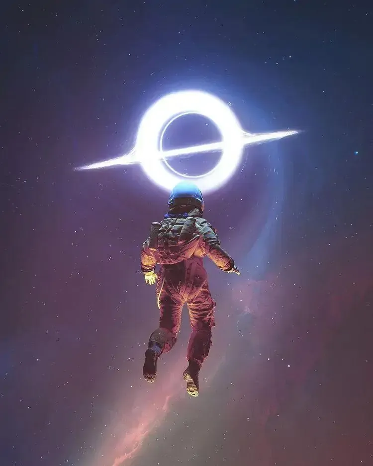 UFO 8月27日，国际空间站在太阳附近拍到“巨型UFO”，静止不动正在吸收能量？